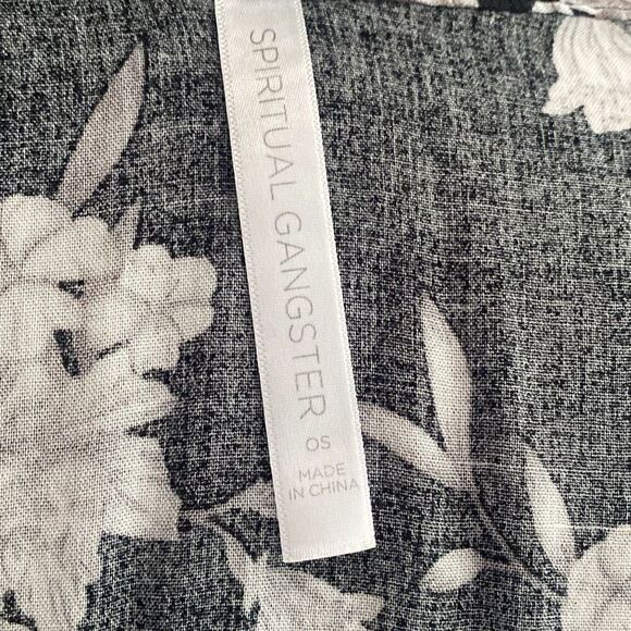 Spiritual Gangster Maya tie front Kimono robe black white one size - Picture 5 of 10